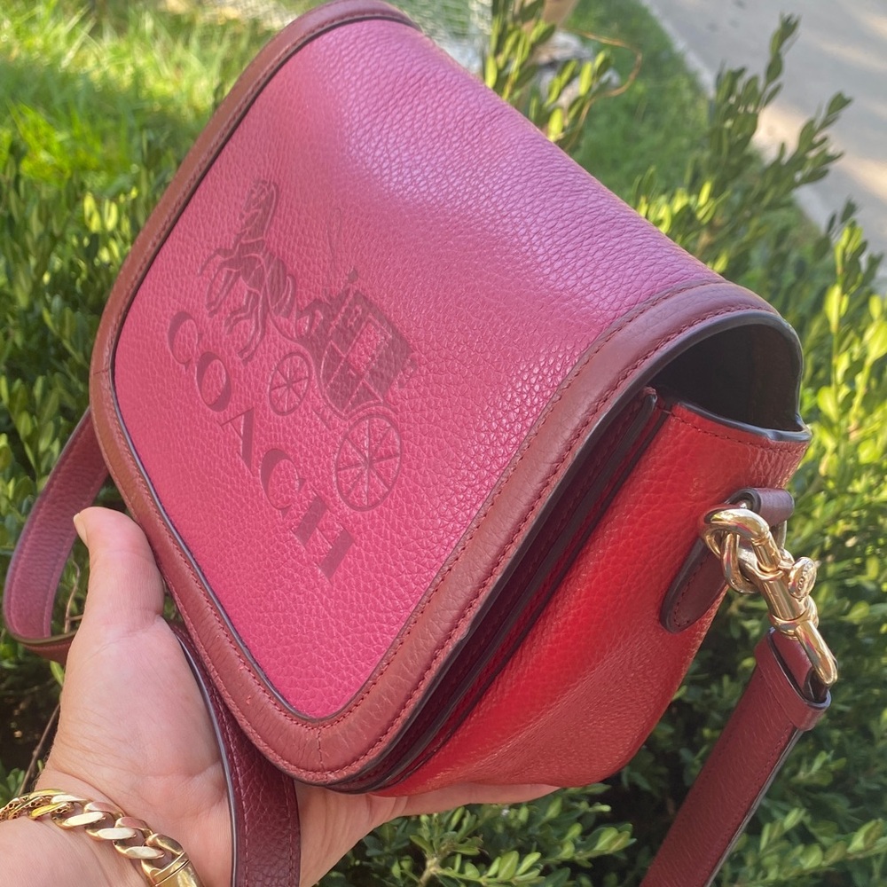 ❤️💖Coach Pink Crossbody Bag with Saddle Silhouette❤️💖